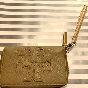 Tory Burch wristlet wallet. Fits IPhone 10. Credit card slots